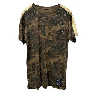 Victorious Camo Tee Mens Medium Streetwear T-Shirt Olive Green Metallic Gold Y2K